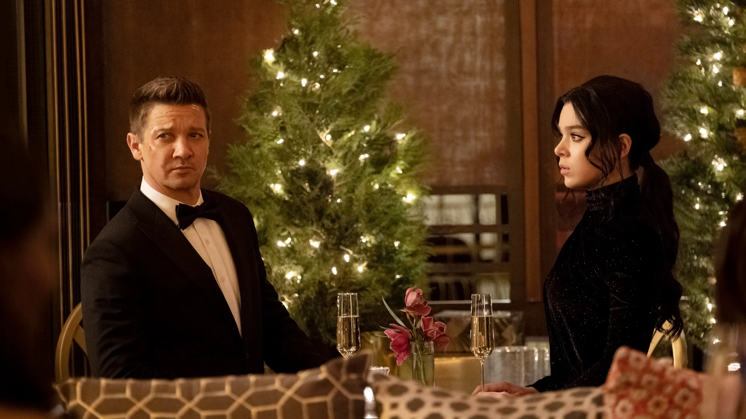 thumbnail - S1:E6 So This Is Christmas?