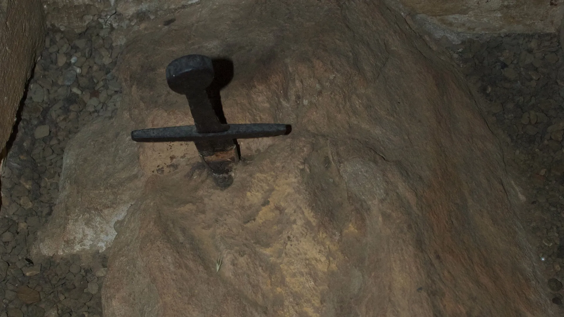 thumbnail - S2:E5 Sword In The Stone