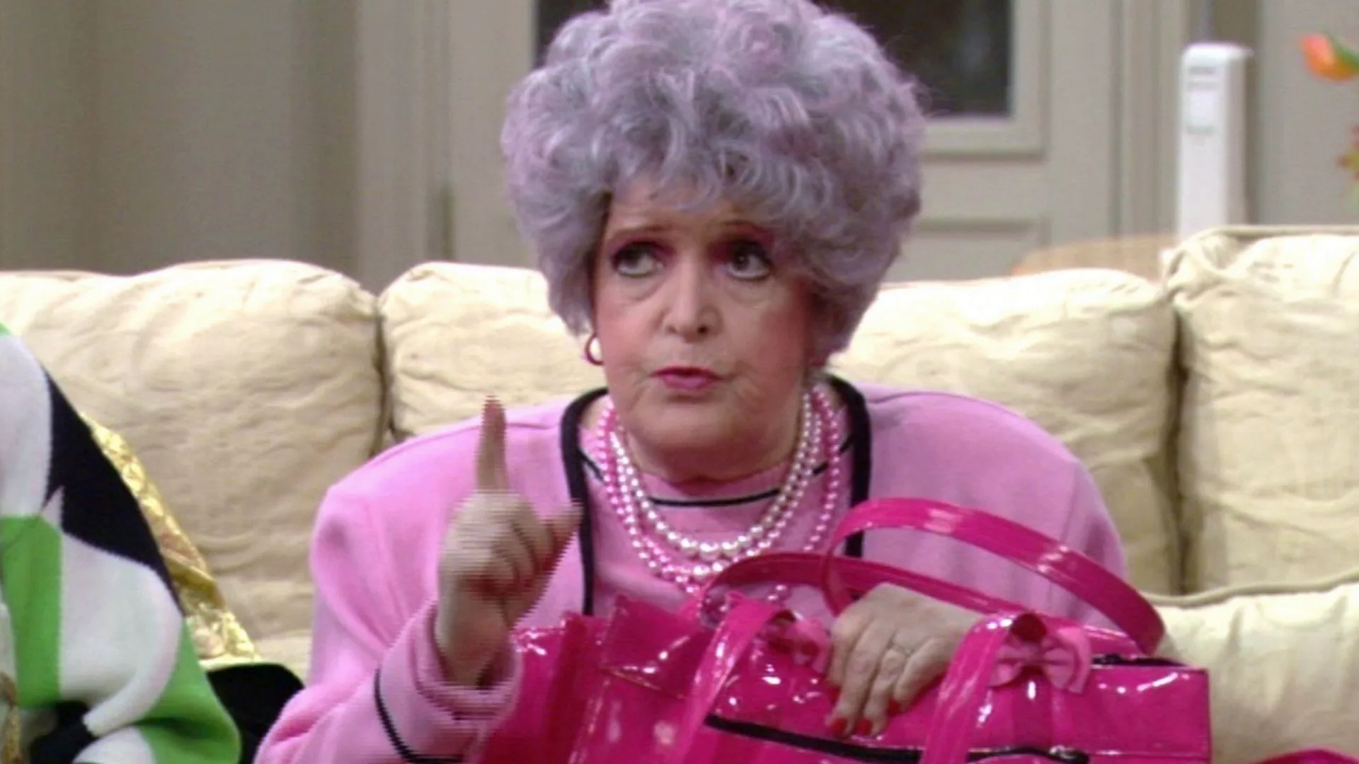 thumbnail - S3:E16 The Grandmas