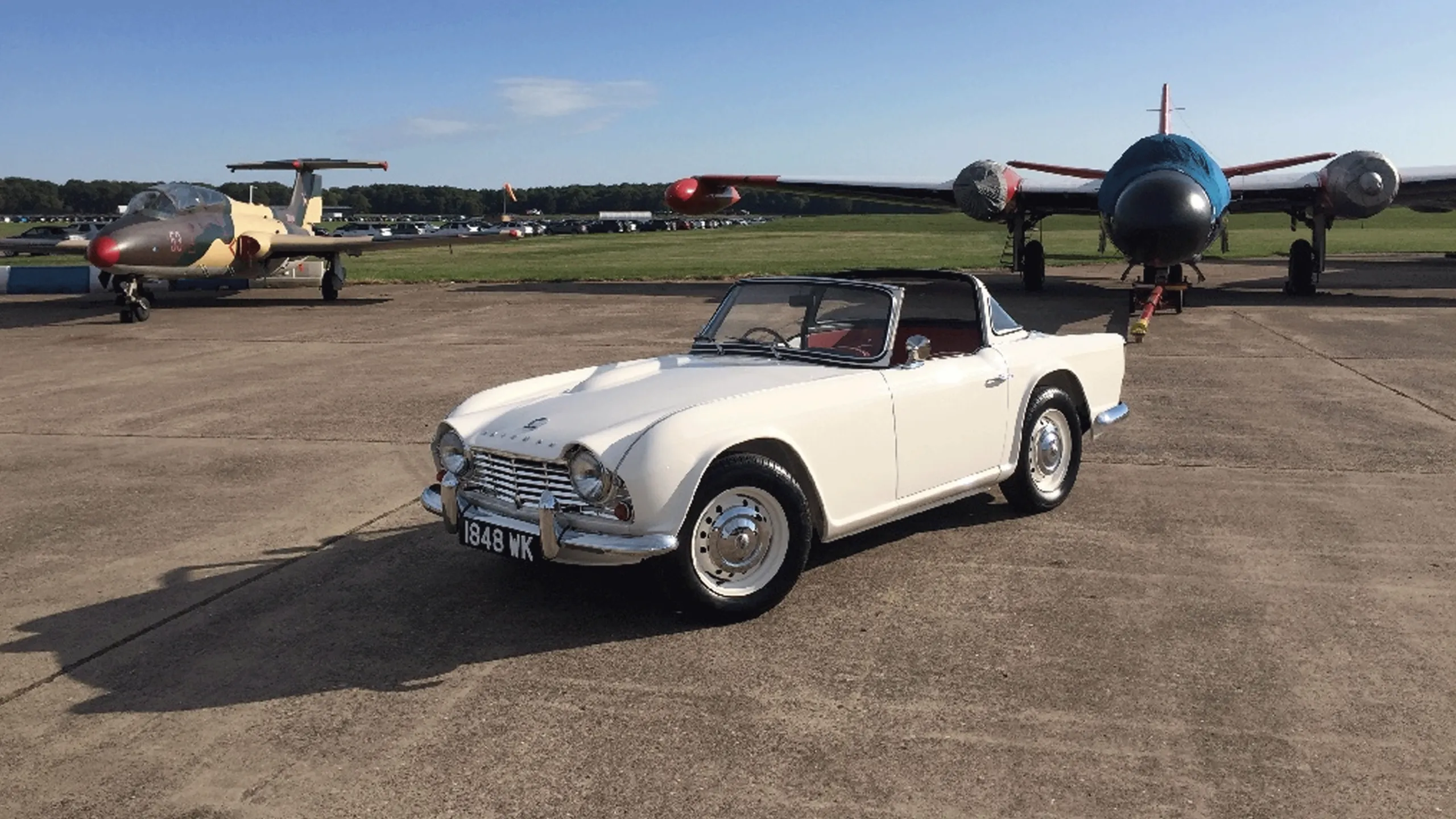 thumbnail - T7:E1 Triumph TR4