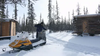 thumbnail - S1:E5 Blood, Sweat and Fear