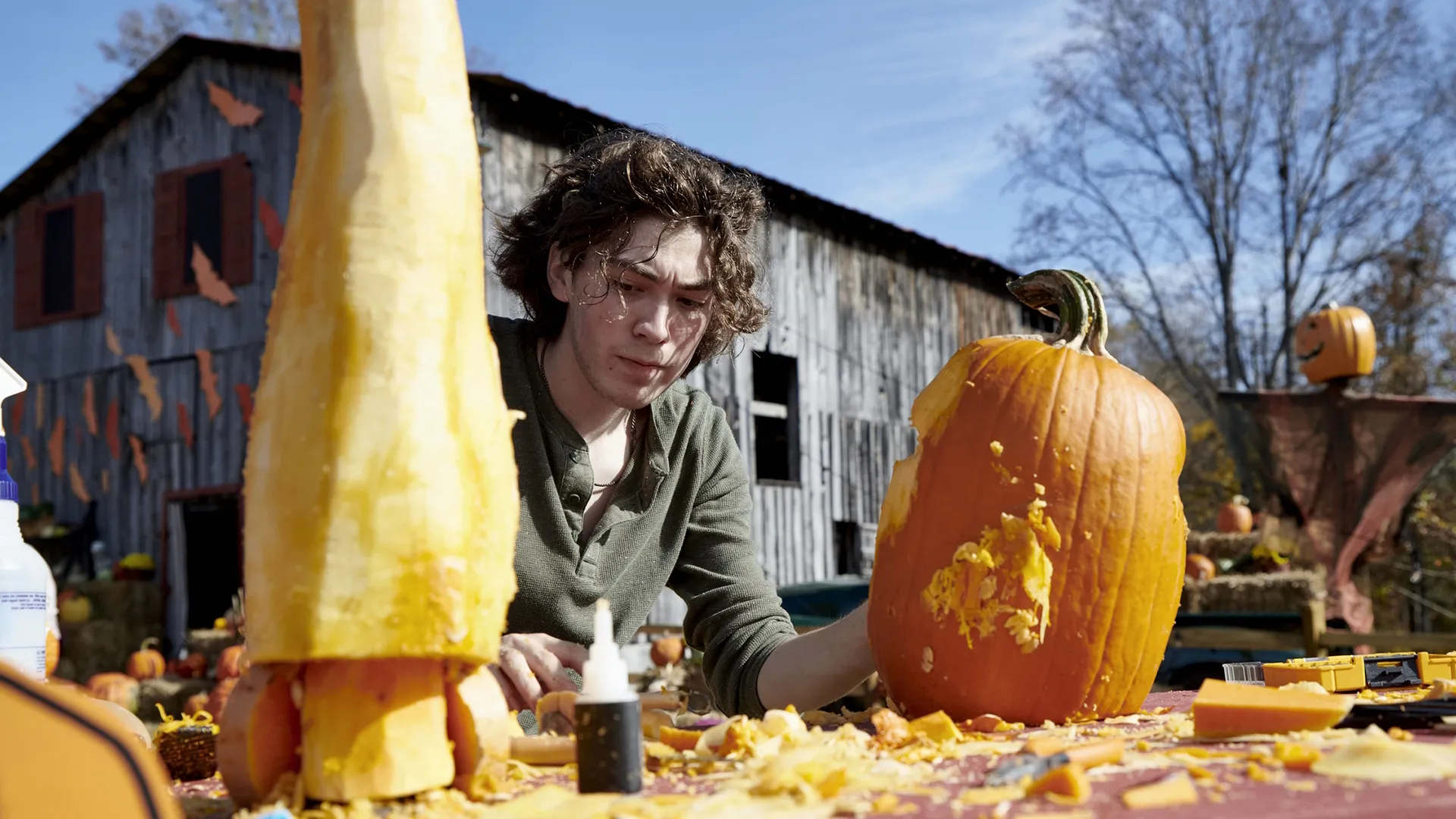 thumbnail - S4:E1 Welcome to the Pumpkin Patch