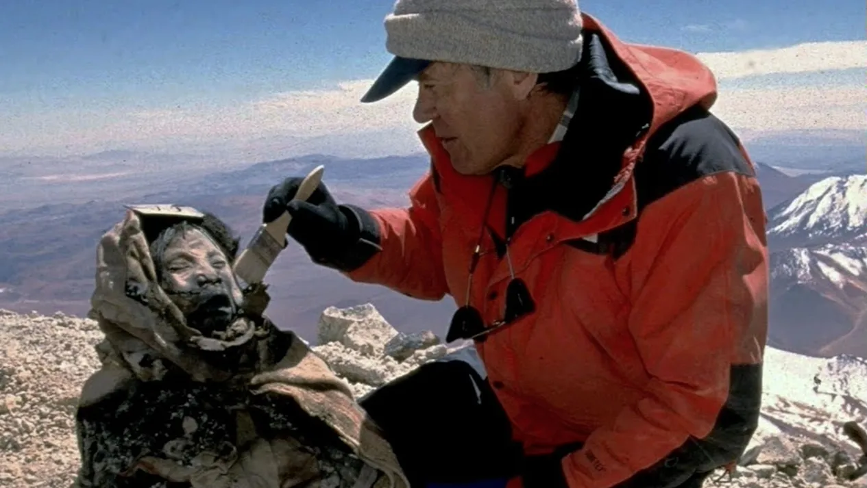 thumbnail - S1:E8 La Doncella: On the Mountaintop
