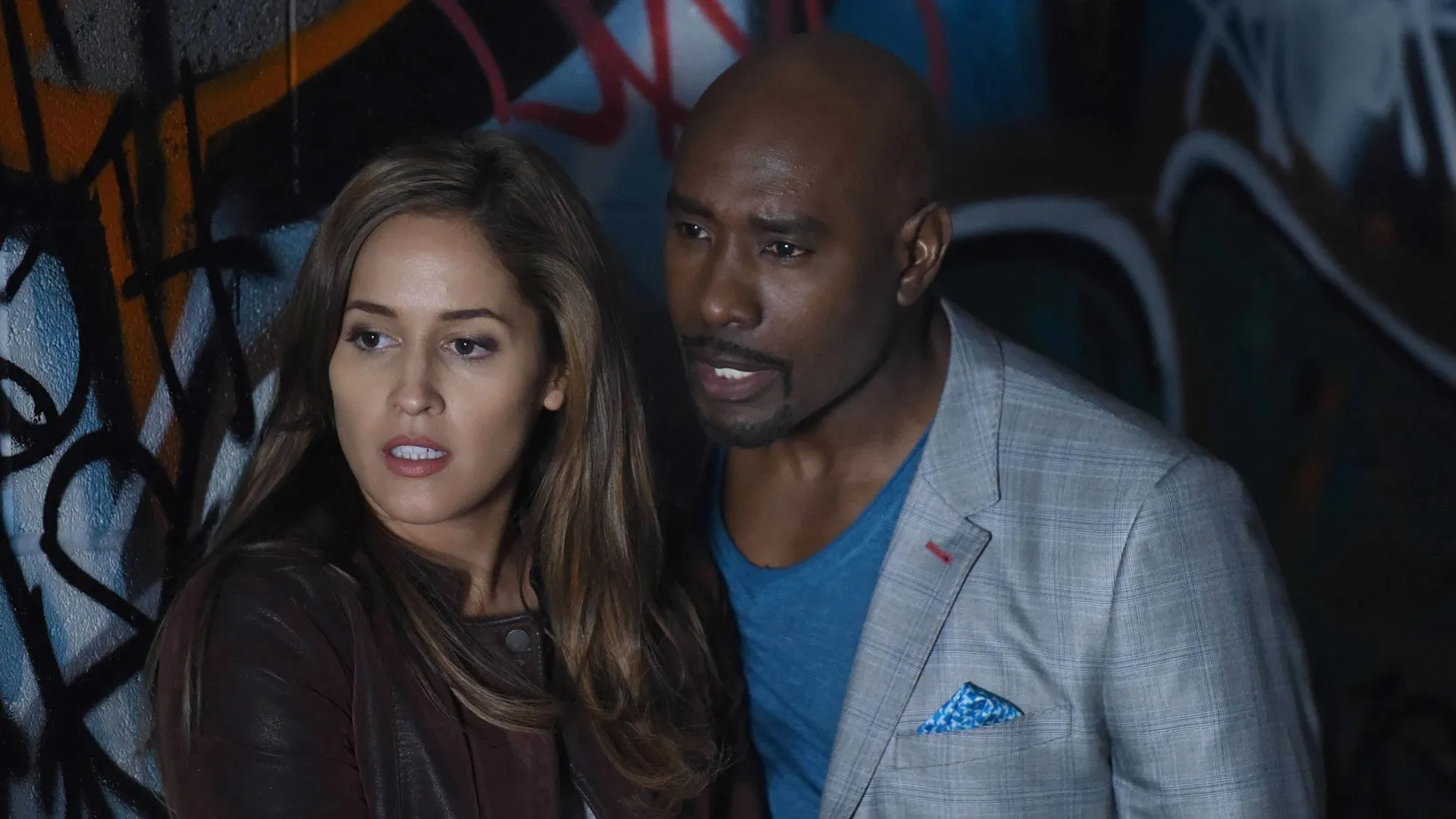 thumbnail - S2:E22 Blistering Heat & Brotherly Love