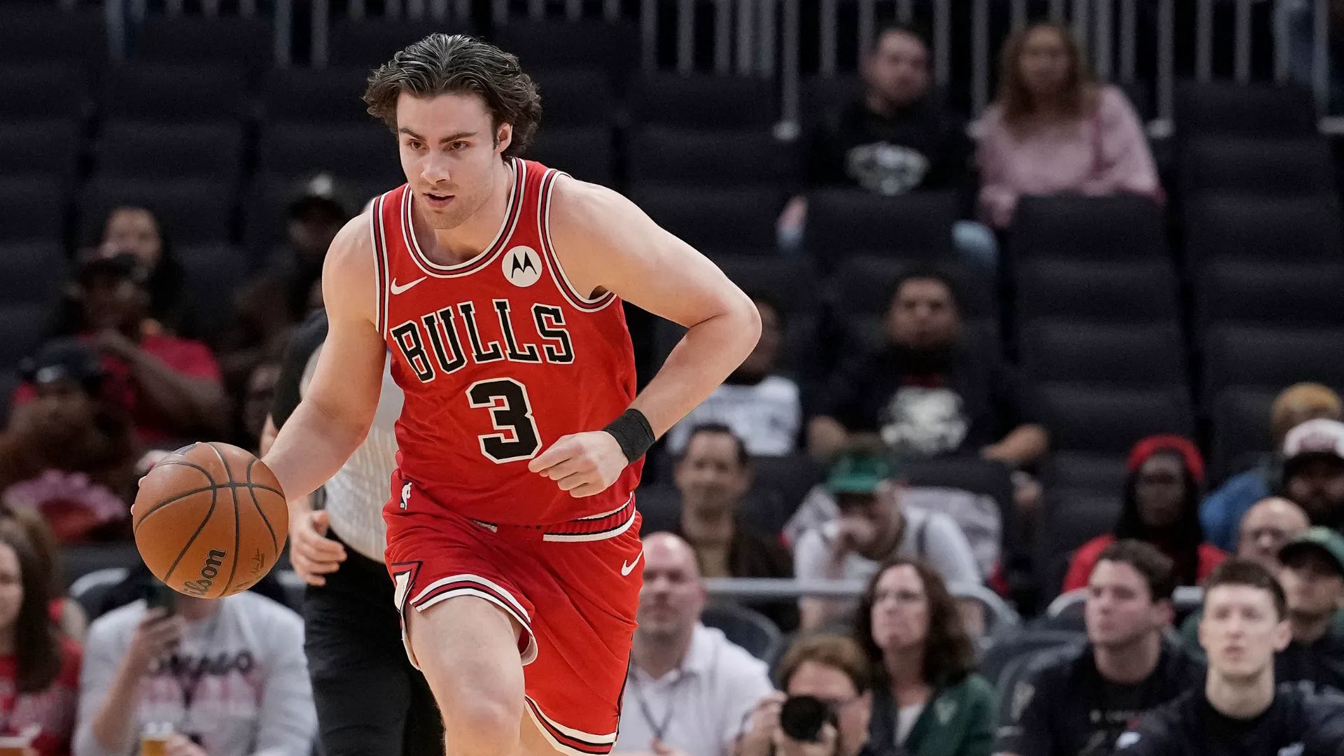Josh Giddey #3 of the Chicago Bulls