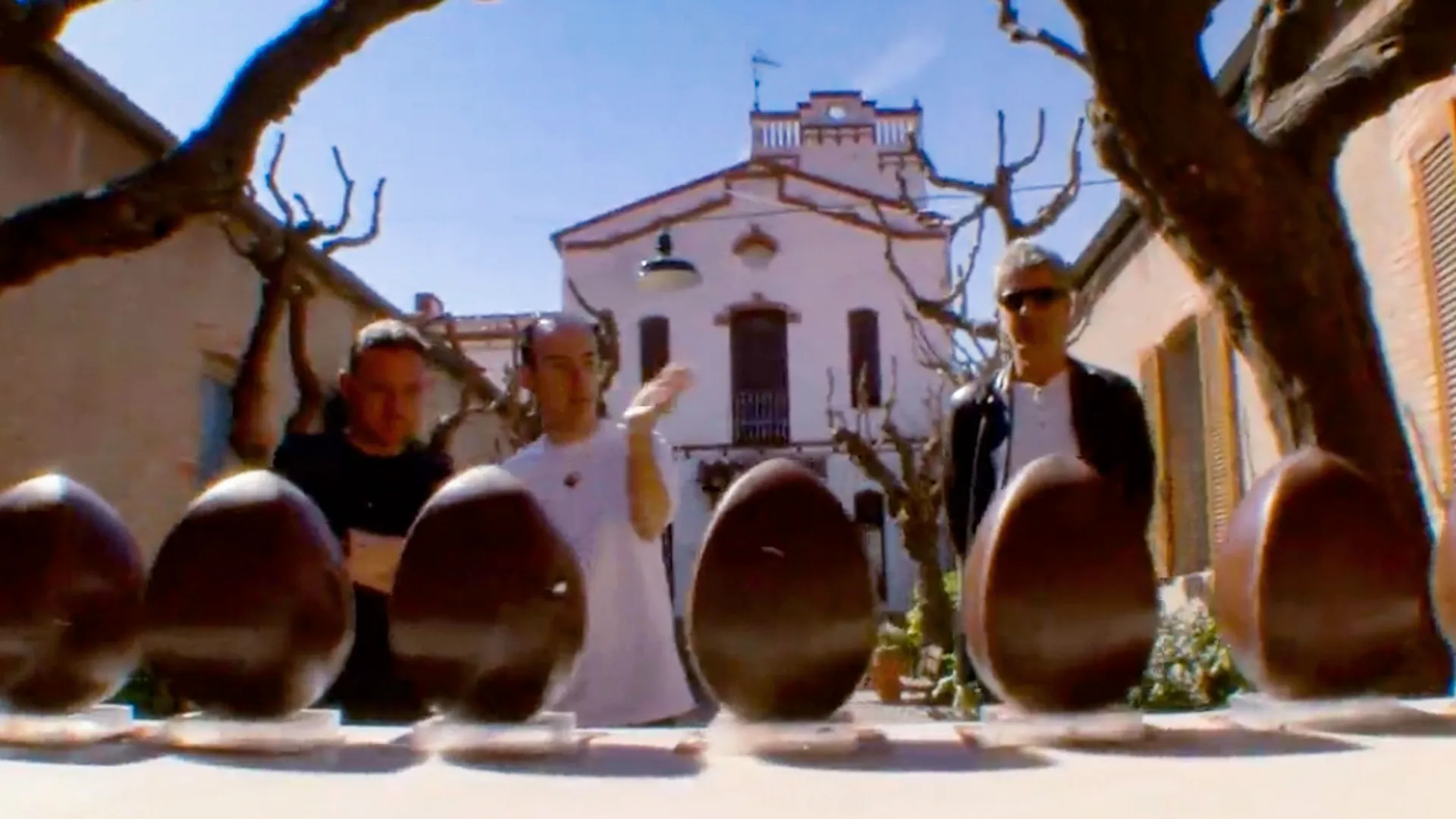 thumbnail - S4:E14 Spain