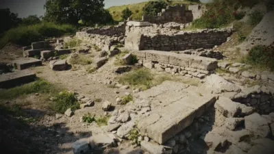 thumbnail - S2:E10 Lost Sites