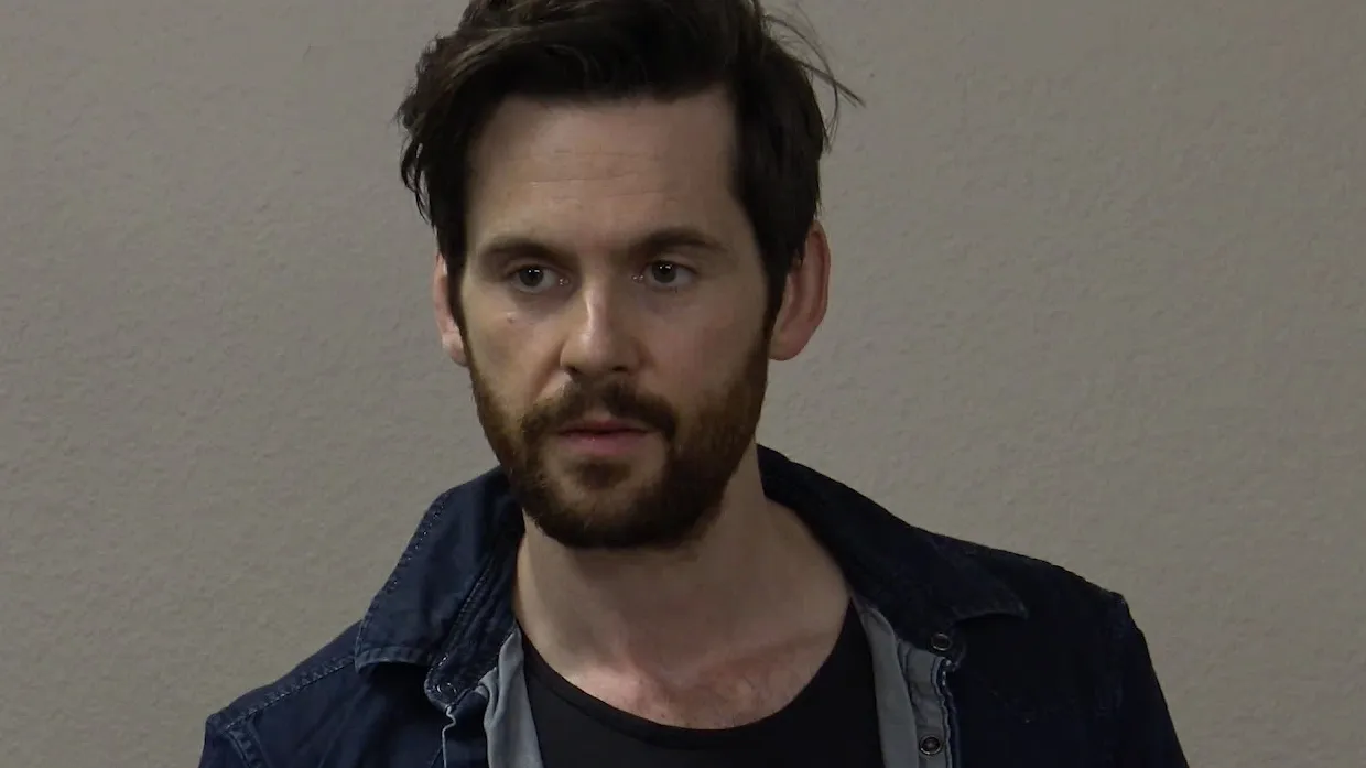 thumbnail - S1:E6 The Casting Director Fight