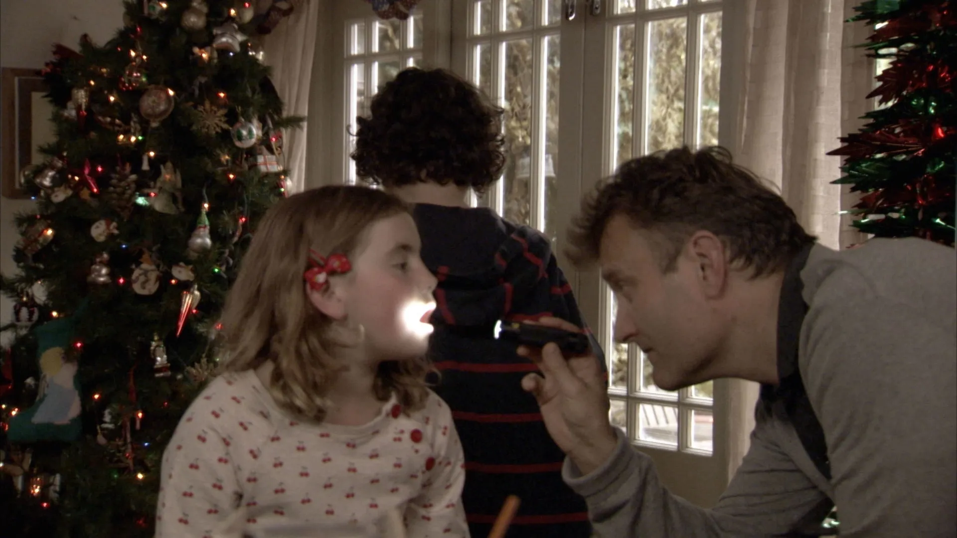 thumbnail - S6:E2 Outnumbered S4 Christmas Special