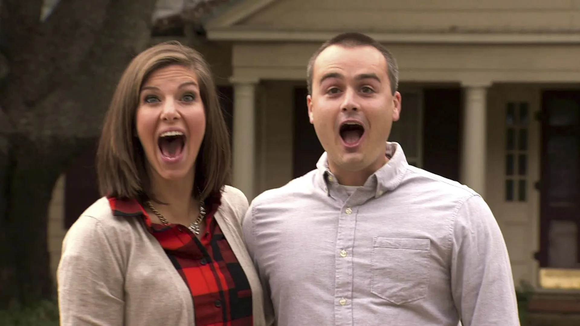 thumbnail - S2:E3 Young Couple Chooses Old Home