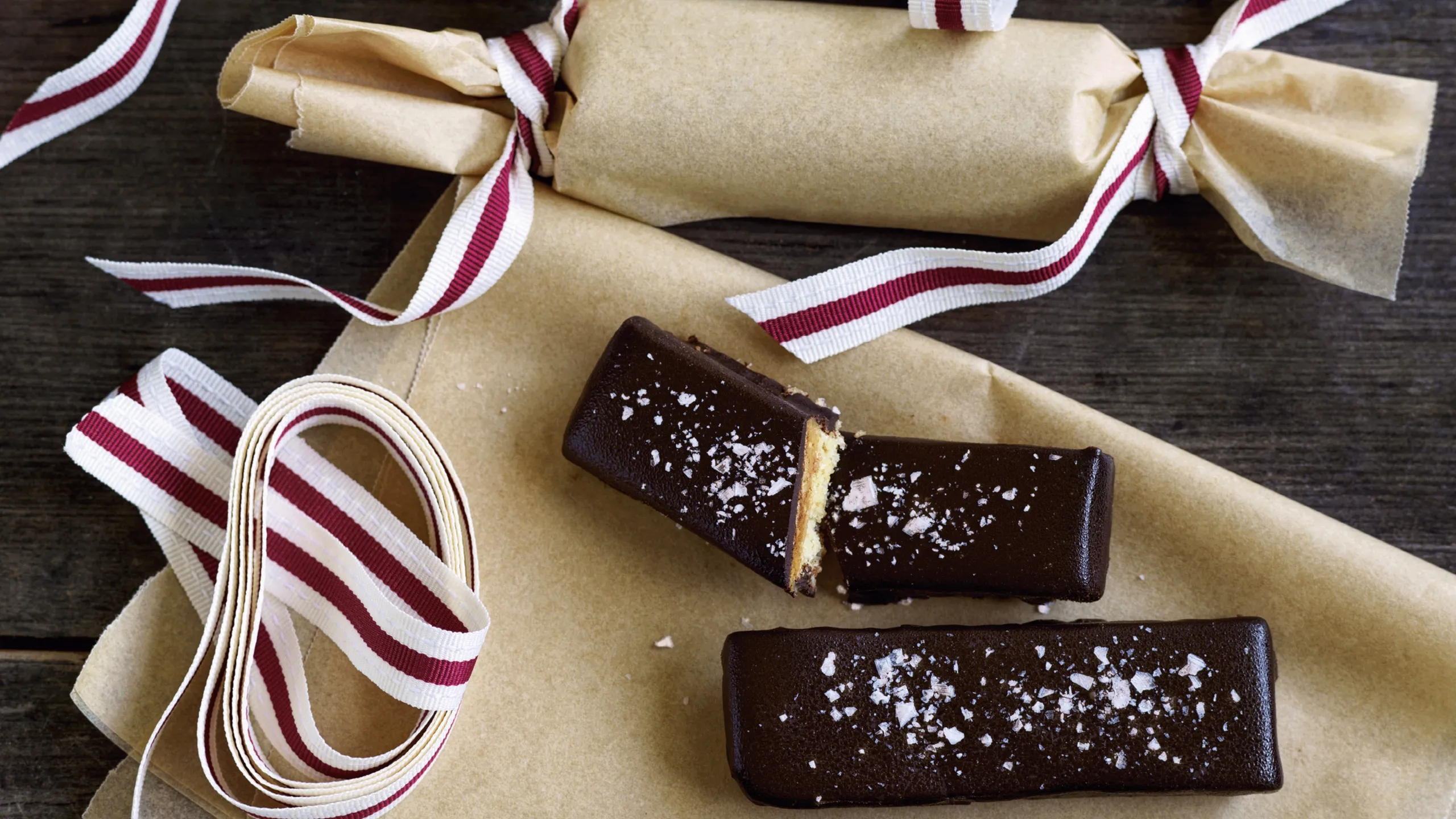 thumbnail - S1:E4 Sweet Treats and Festive Favours