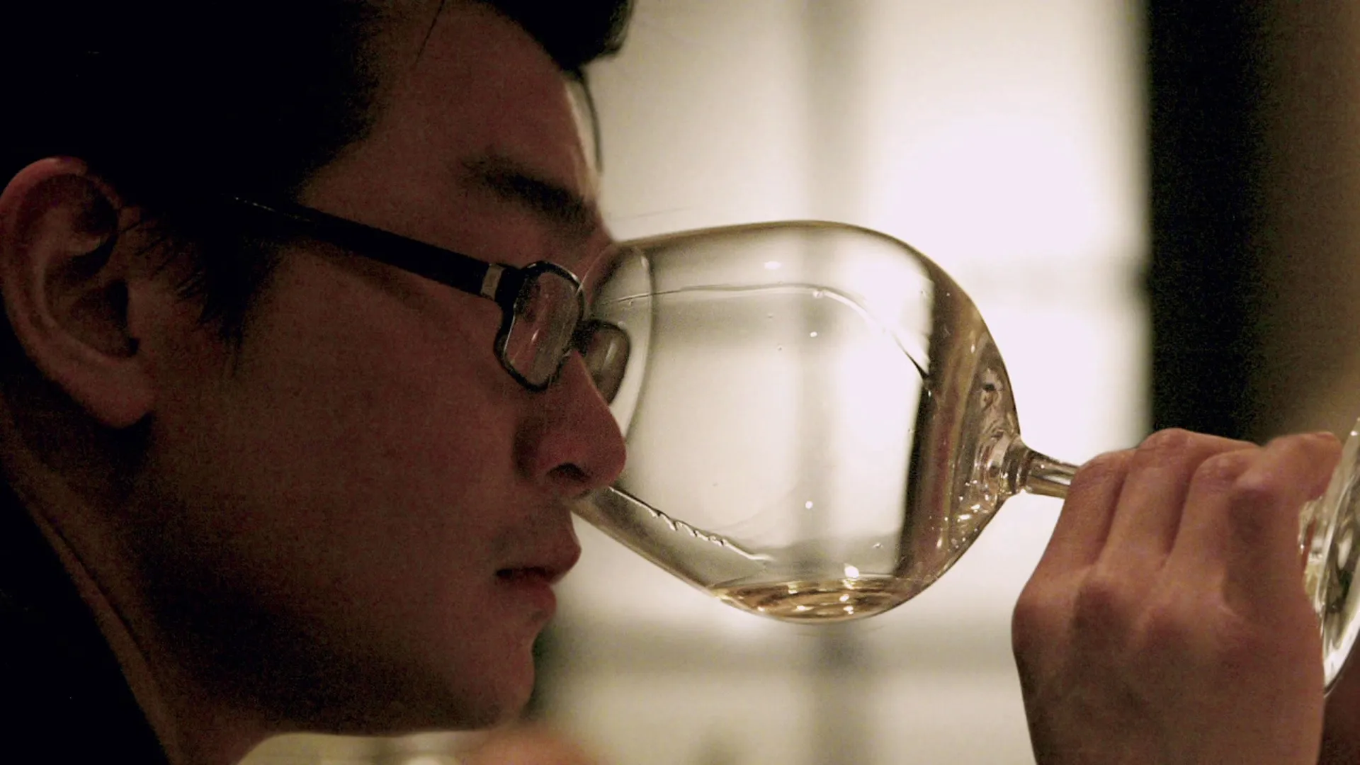 thumbnail - S1:E7 The Wine Con
