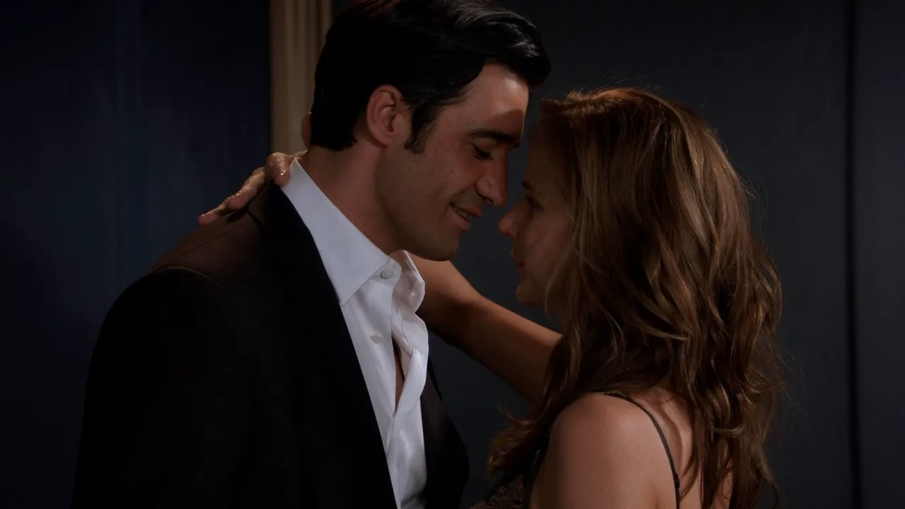 thumbnail - S5:E9 Get a Room