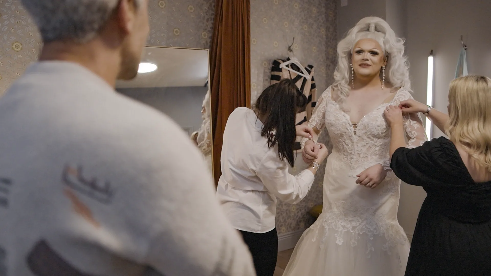 thumbnail - M1:Ep4 Dressing a Drag Queen