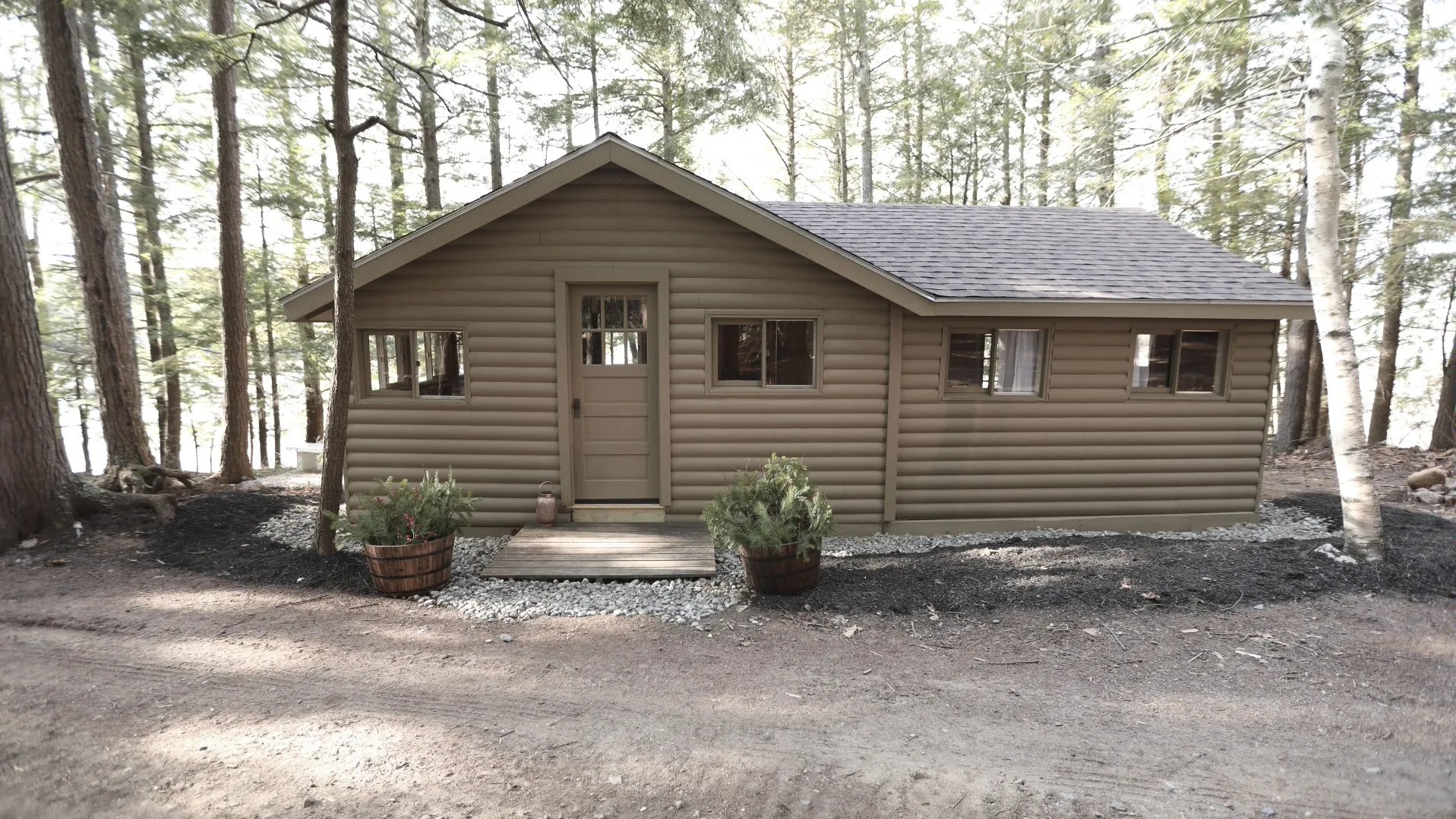 thumbnail - S5:E3 A Cabin For the Whole Family