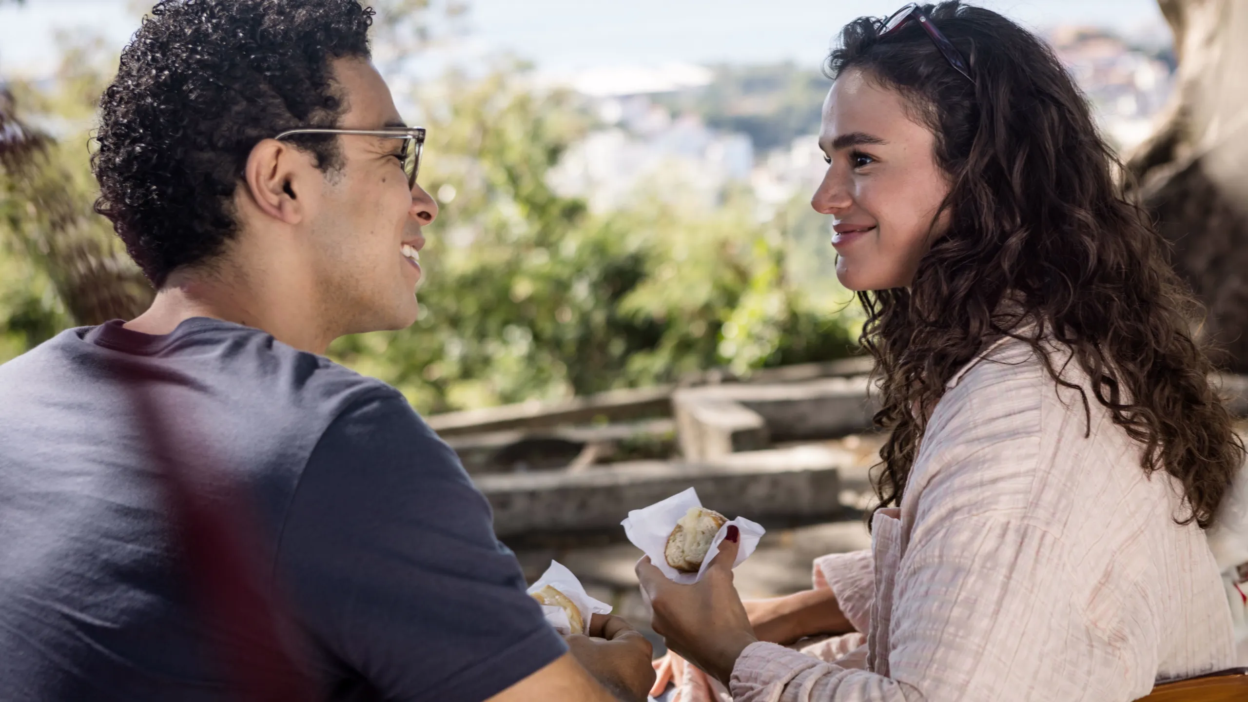 Os atores Sergio Malheiros e Bruna Marquezine em Amor da Minha Vida 
