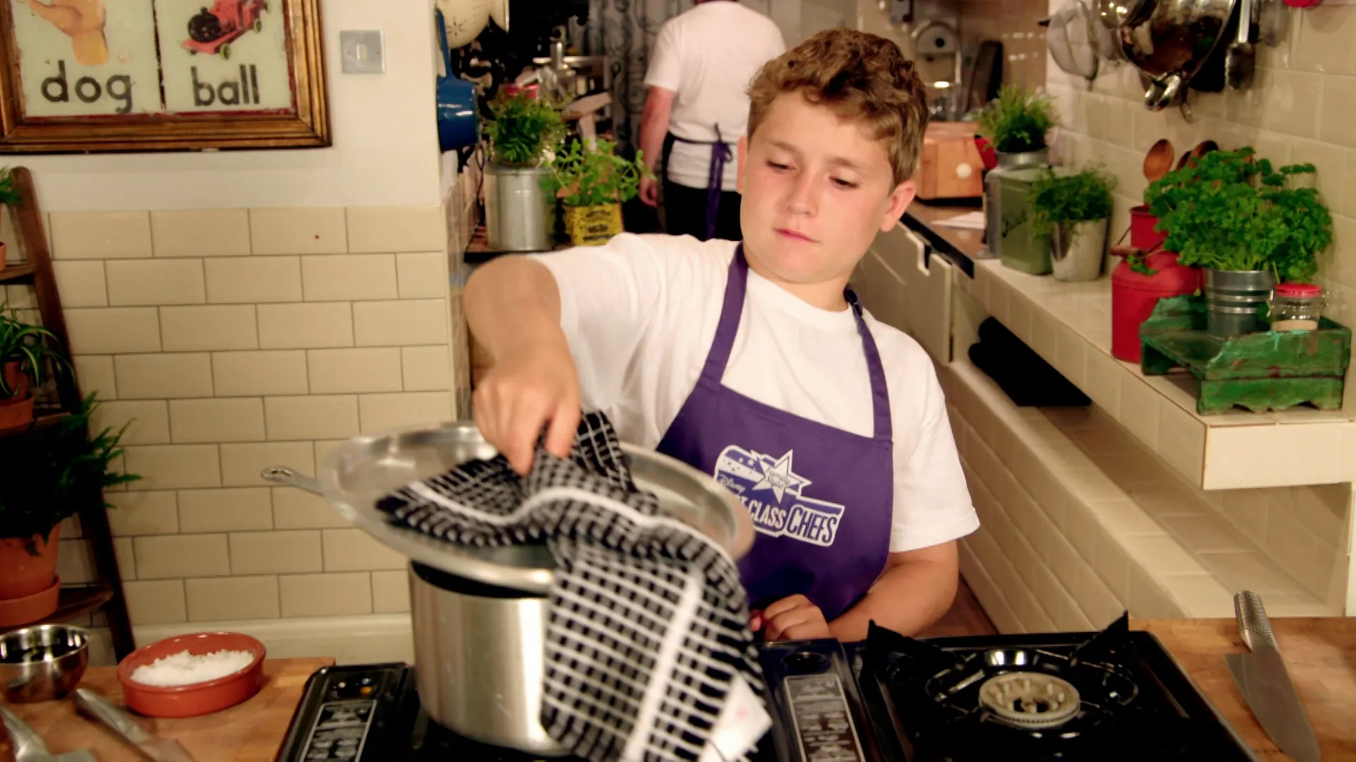 thumbnail - S1:E4 The Brownies vs Gourmet Greens