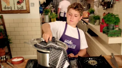 thumbnail - S1:E4 The Brownies vs Gourmet Greens