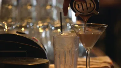 thumbnail - S1:E7 It's Me or Your Family!