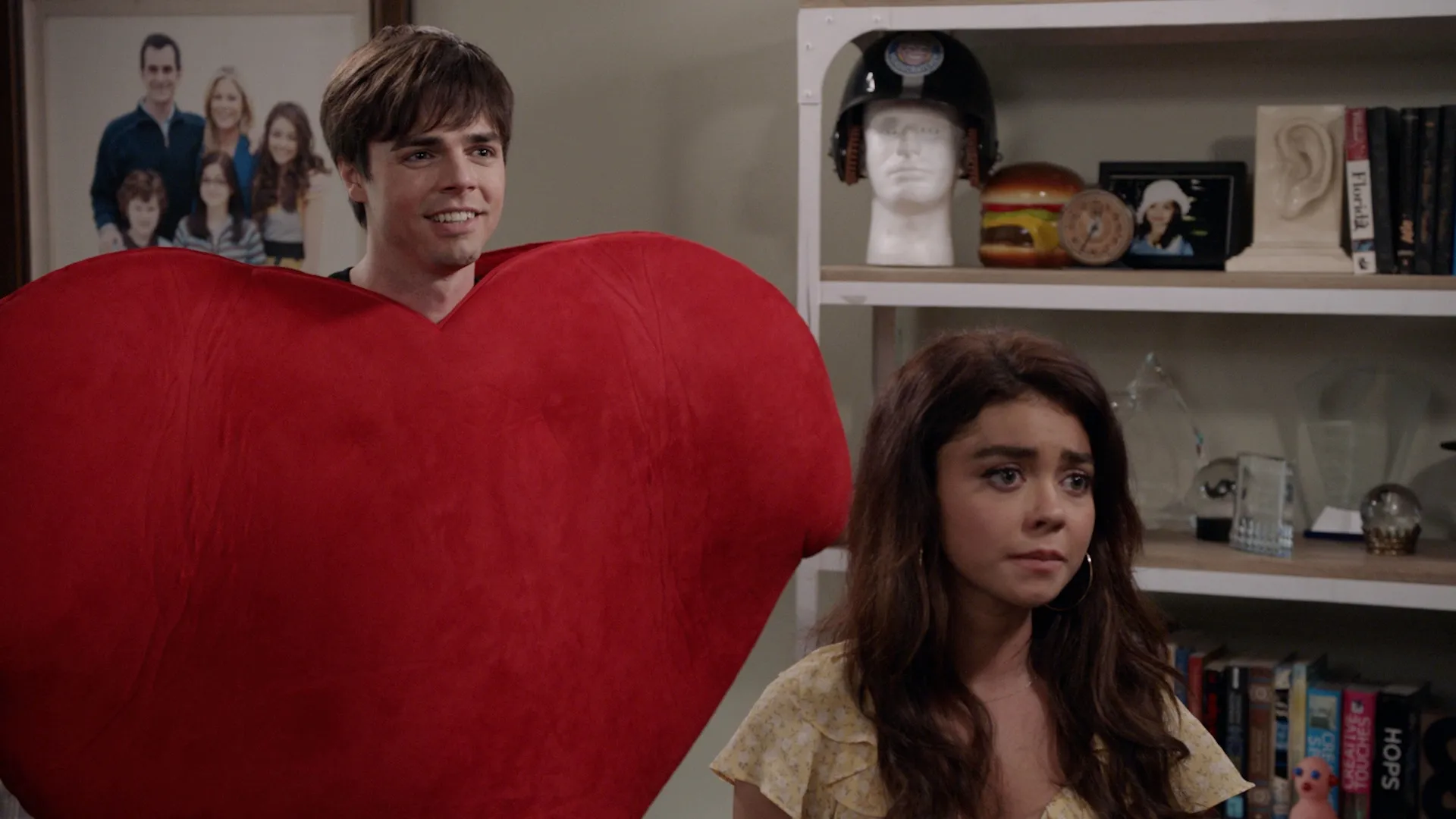 thumbnail - S10:E4 Torn Between Two Lovers