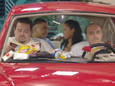 thumbnail - S3:E4 Love Bug