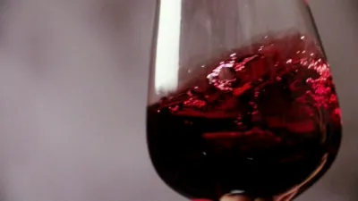 thumbnail - S1:E7 The Wine Con