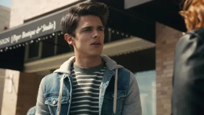 thumbnail - S2:E3 ...Sly as a Fox