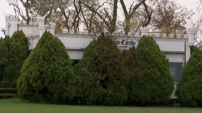 thumbnail - S1:E3 White Castle on the Farm