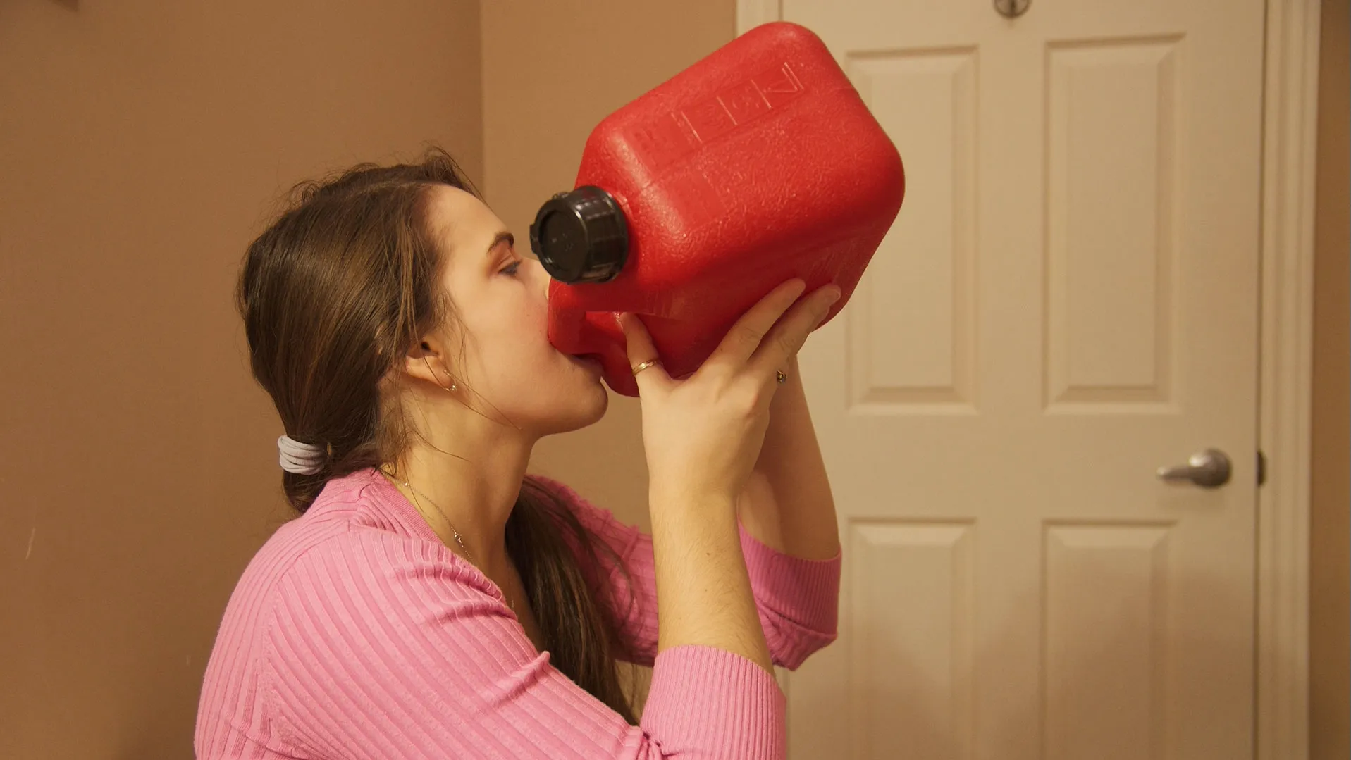 thumbnail - S3:E7 Drinks Gasoline, Smells Doll