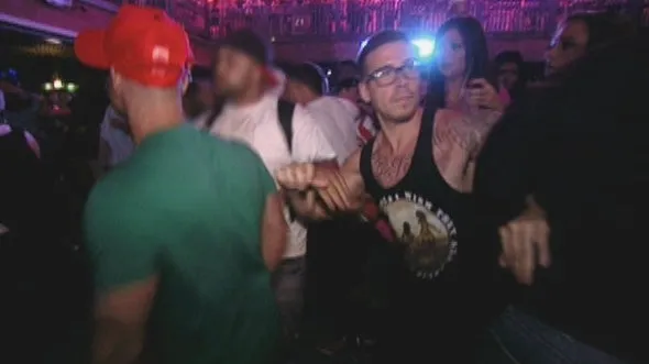 thumbnail - S6:E4 Blues, Balls & Brawls