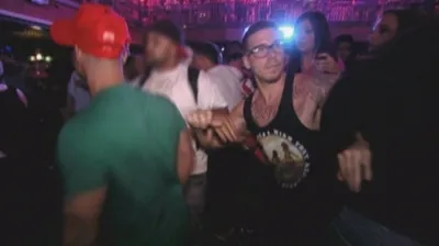 thumbnail - S6:E4 Blues, Balls & Brawls