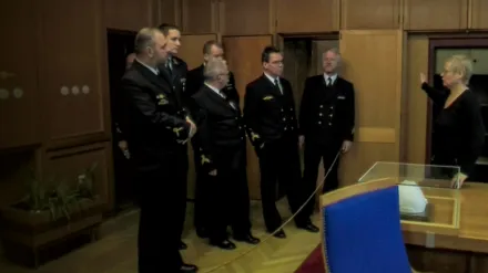 Jeder Schweigt Von Etwas Anderem