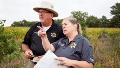 thumbnail - S1:E1 The Hitchhiker