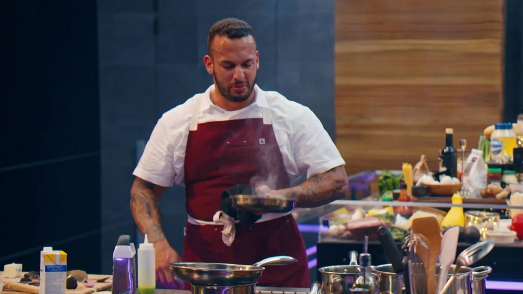 thumbnail - S1:E4 Fowl Play