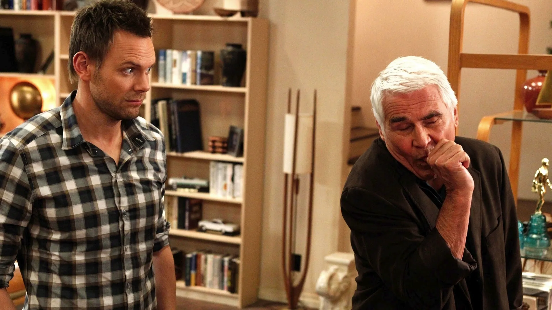 thumbnail - S4:E5 Cooperative Escapism in Familial Relations
