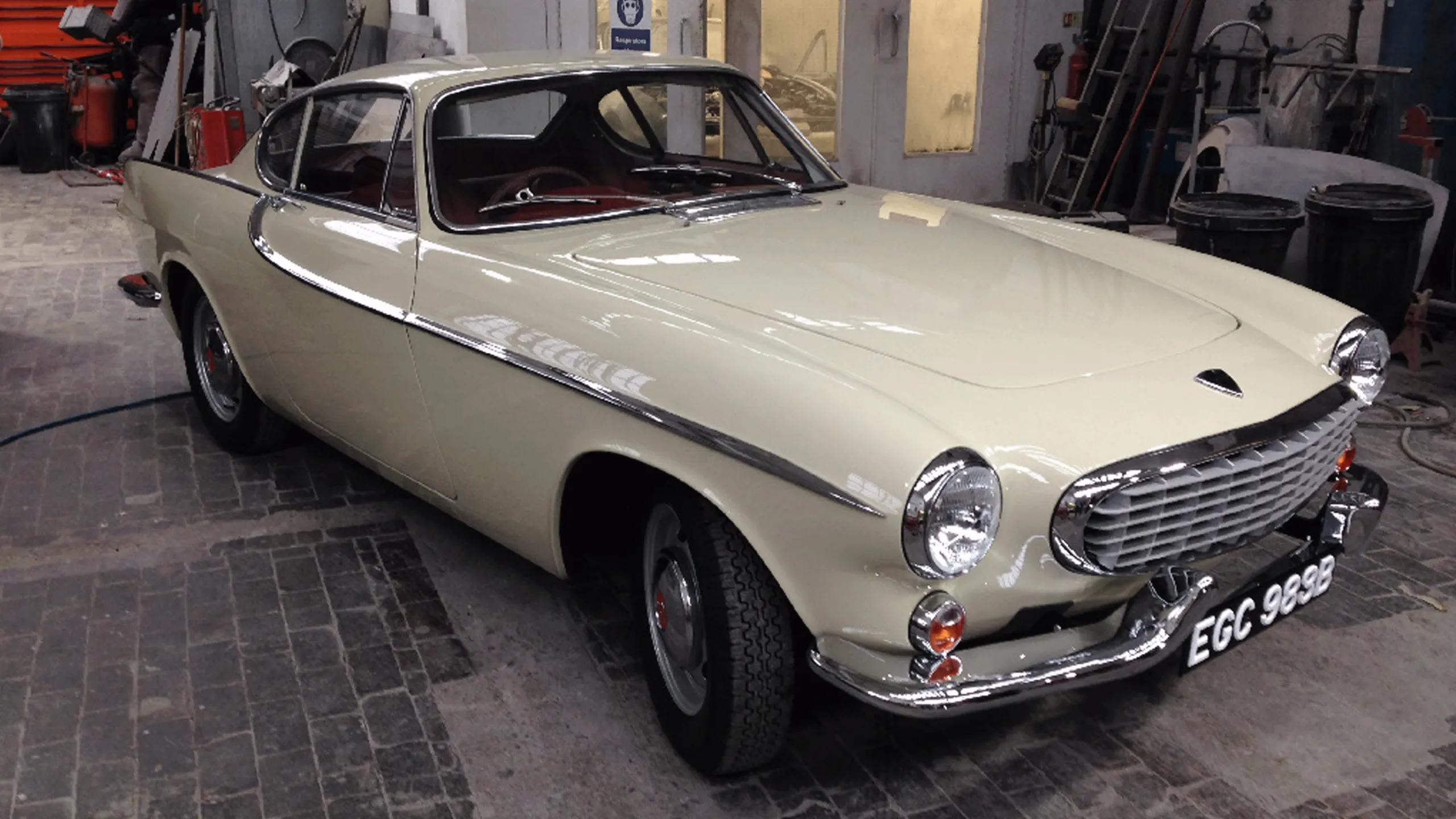 thumbnail - S4:E1 Volvo P1800