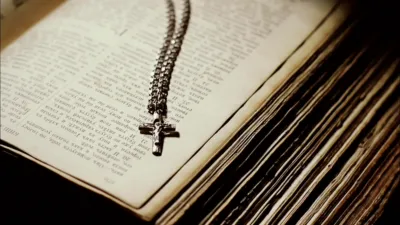 thumbnail - S1:E5 Mysterious Prophecies