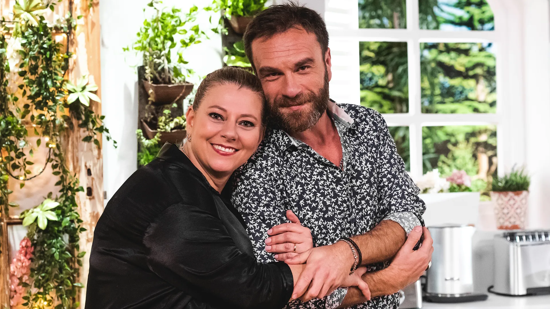 thumbnail - S8:E5 Joy in the Kitchen, with Nuno Eiró