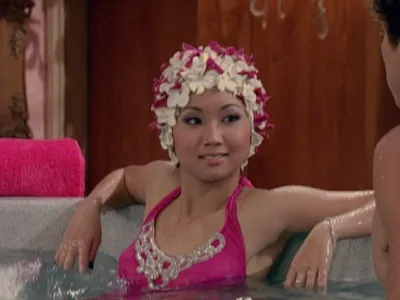 thumbnail - S3:E3 Sink or Swim