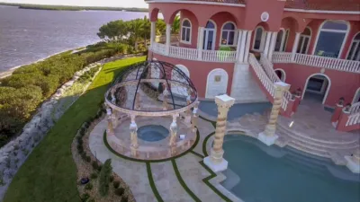 thumbnail - S2:E7 Castle By the Sea