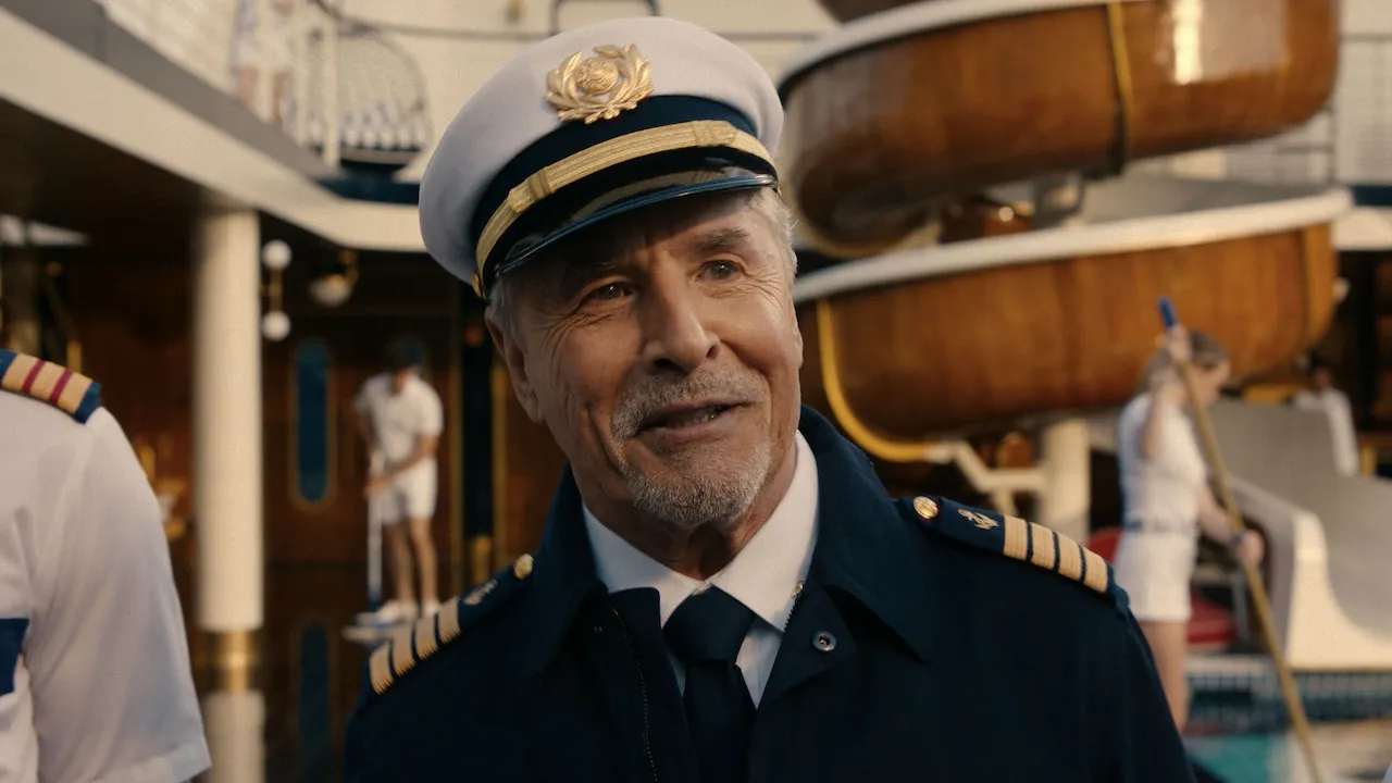 thumbnail - S1:E15 Crew Week