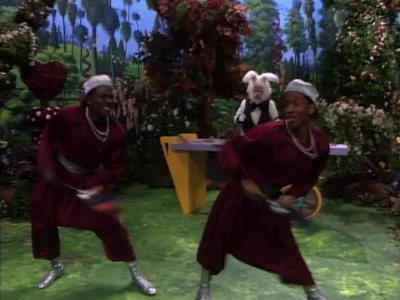 thumbnail - S1:E7 Pop Goes the Easel