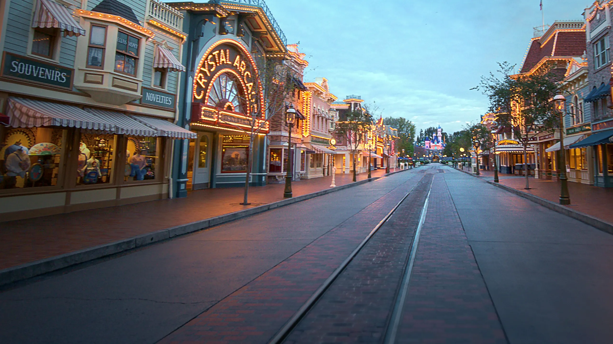 Main Street, U.S.A. | Disneyland Resort