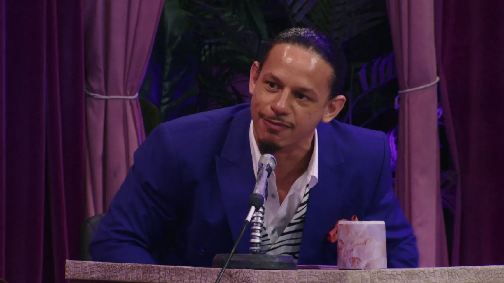 thumbnail - S6:E4 Football Is Back