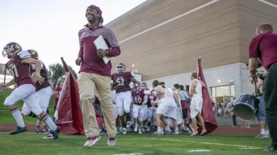 thumbnail - S4:E8 Caught in a Trap