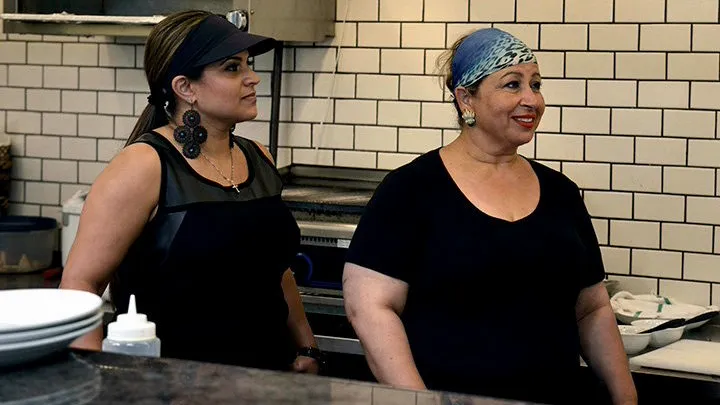 thumbnail - S6:E7 Zayna Flaming Grill, Part 1