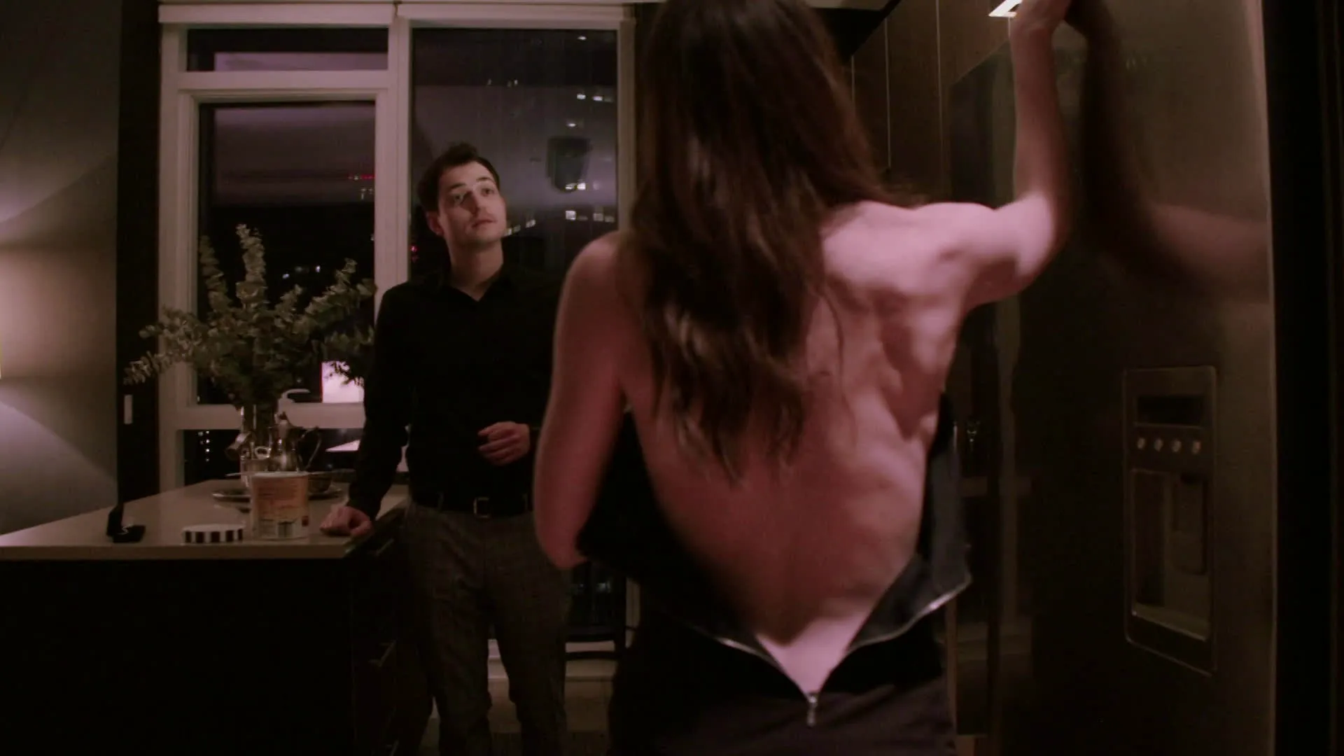 thumbnail - S1:E6 Threesome / Identity