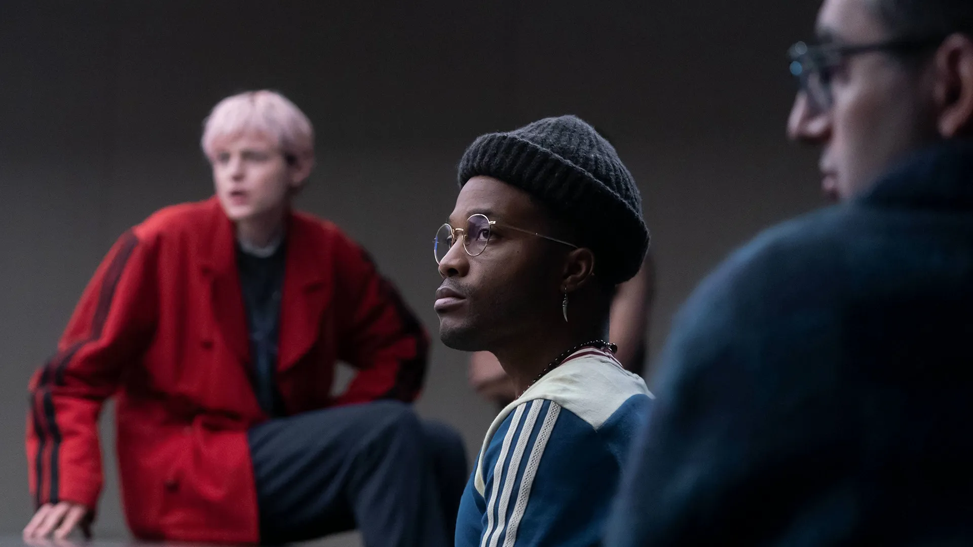 thumbnail - S1:E4 Chapter 4: Family Secrets