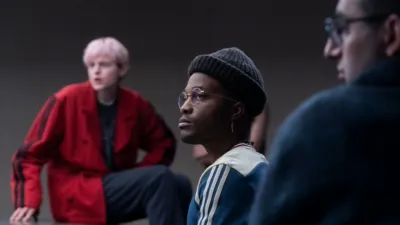 thumbnail - S1:E4 Chapter 4: Family Secrets