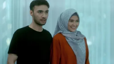 thumbnail - S1:E2 Pretend Wife